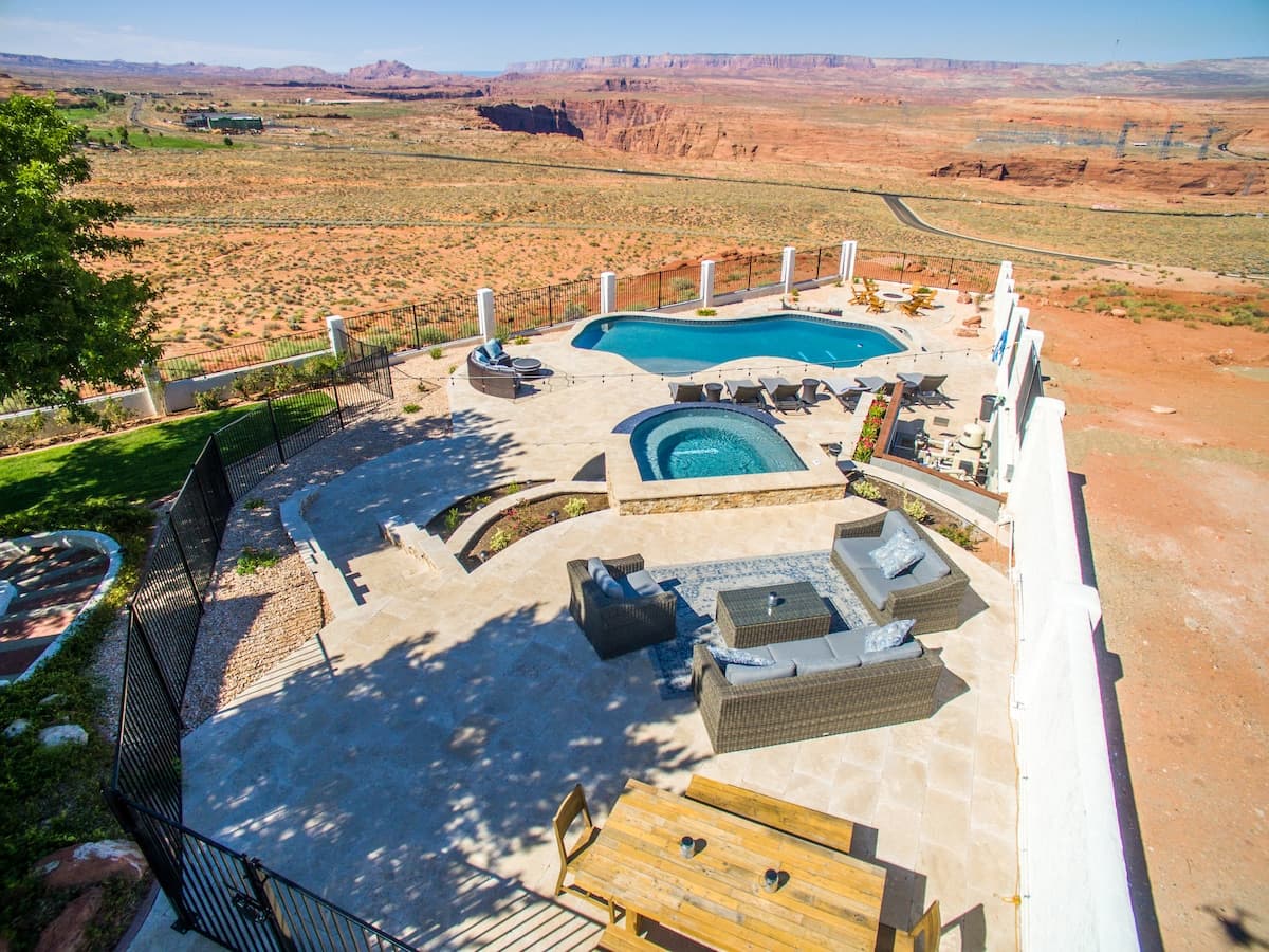 Luxury - Pool & Spa, 7 Bd. 4 Bth 4300 sq ft VIEWS!